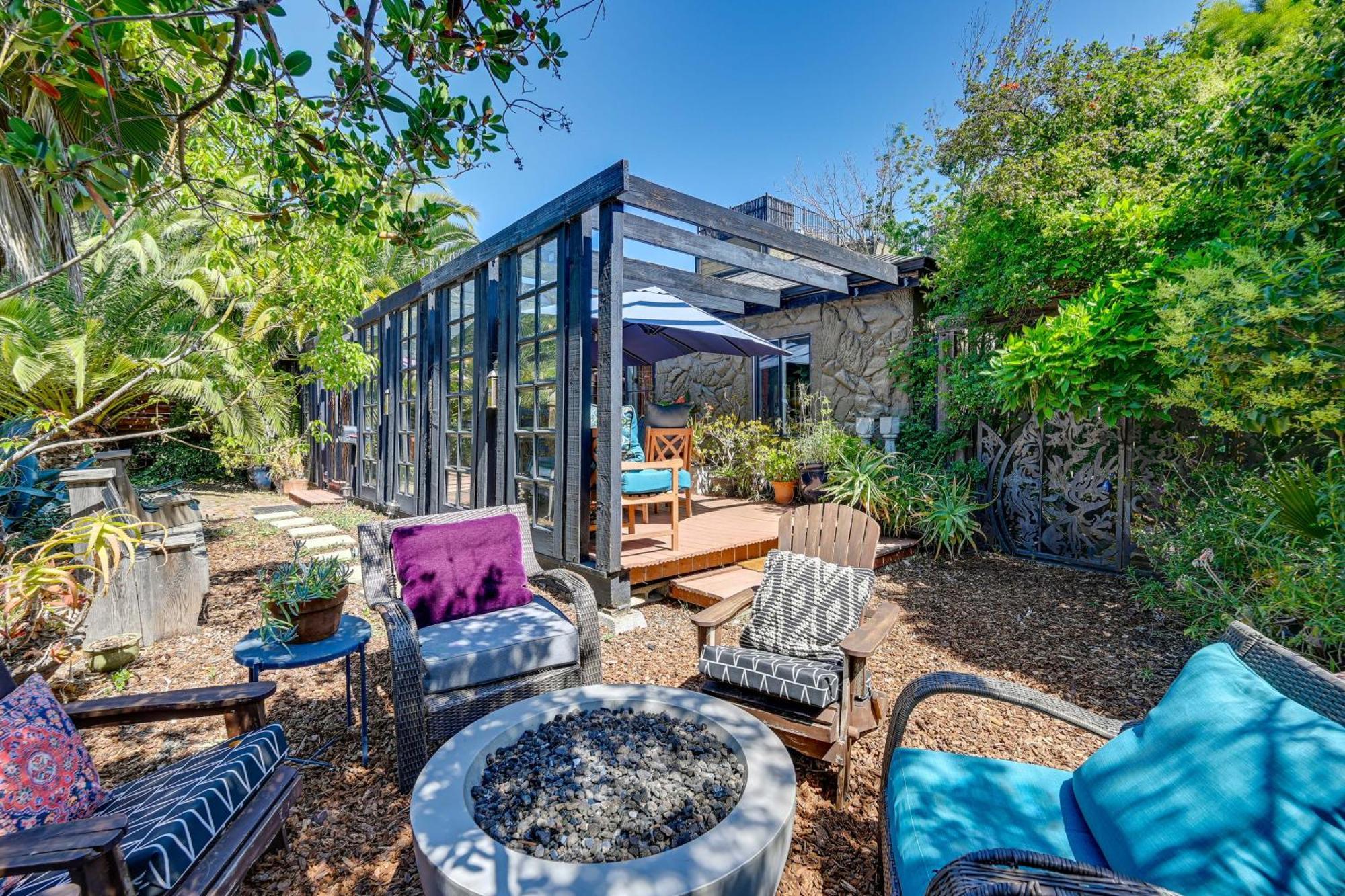 Bohemian Wonderland Benicia Bungalow With Pergola! Bagian luar foto